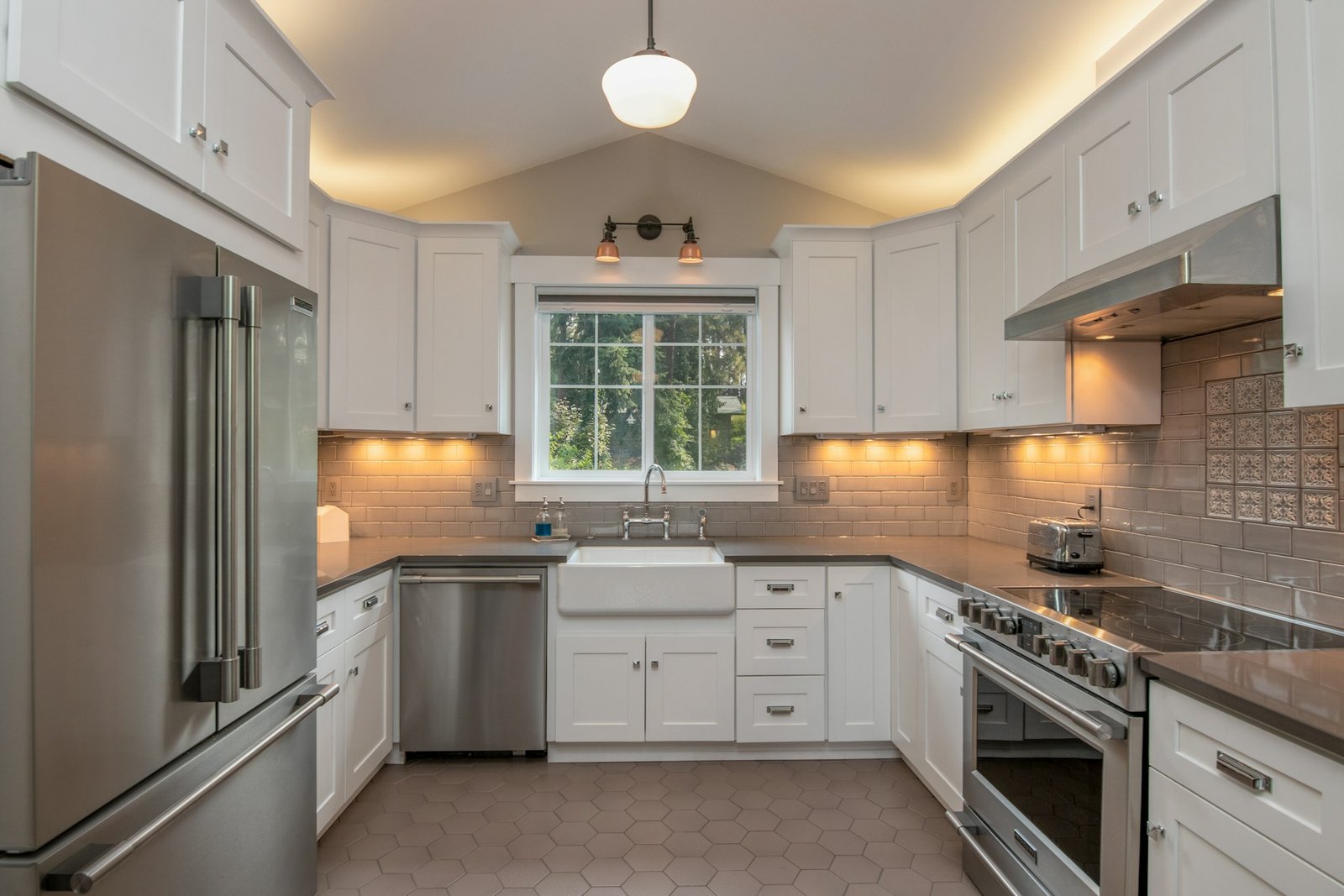 Heartomenal Kitchen Cabinets: Smart Designs for a Beautiful and Functional Kitchen